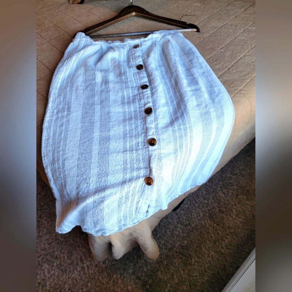Maxi button skirt